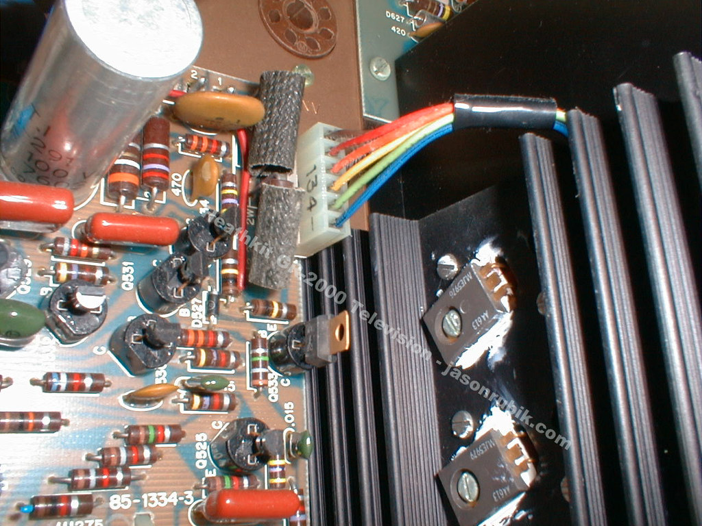 Figure 6 — Power transistors on their heatsink in a built GR-2000. The vertical sweep uses complementary power transistors and no output transformer, which removed a classic source of linearity trouble — and …