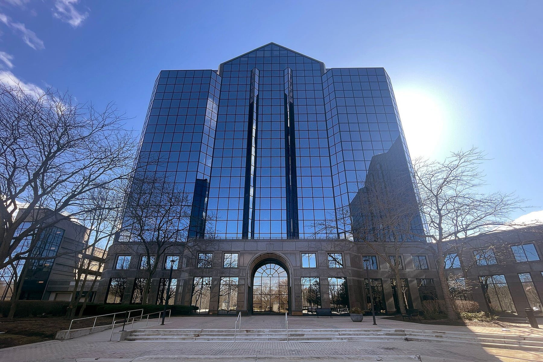 Figure 16 — The former Zenith Data Systems headquarters at 2150 East Lake Cook Road, Buffalo Grove, Illinois, where Bull moved ZDS in 1990. Heath stayed in Benton Harbor.